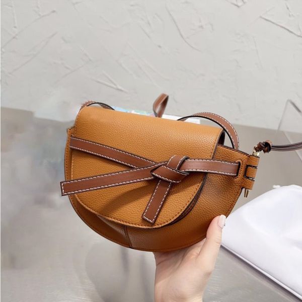 luxury designer bag womens shoulder bag fashion 5a leather cross body bag tote multifunctional lady handbag nice gift
luxury designer bag womens shoulder bag fashion 5a leather cross body bag tote multifunctional lady handbag nice gift