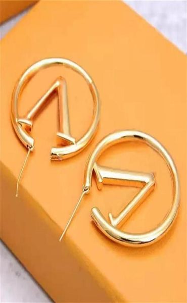 letter v designer women ear ring fashion gold earring for womens jewelry classic letter hoop earrings party wedding lady gift25803535653, Golden;silver
letter v designer women ear ring fashion gold earring for womens jewelry classic letter hoop earrings party wedding lady gift25803535653, Golden;silver