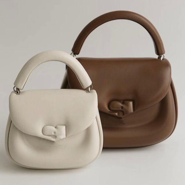 luxury designer bag women handbag totes bag messenger bag shoulder bag autumn and winter new bag leather high quality
luxury designer bag women handbag totes bag messenger bag shoulder bag autumn and winter new bag leather high quality