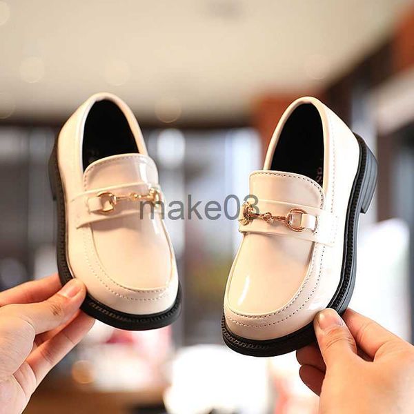 sneakers kids patent leather shoes slipon boy girl square heel round toes shoes 2021 autumn retro loafers shoe casual walk 2136 j230818, Black;red 
sneakers kids patent leather shoes slipon boy girl square heel round toes shoes 2021 autumn retro loafers shoe casual walk 2136 j230818, Black;red