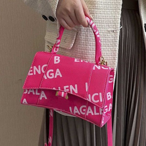 hourglass luxury fashion women's bag female mini handbags brand designer totes evening bags women man small square pack ladies handbag
hourglass luxury fashion women's bag female mini handbags brand designer totes evening bags women man small square pack ladies handbag