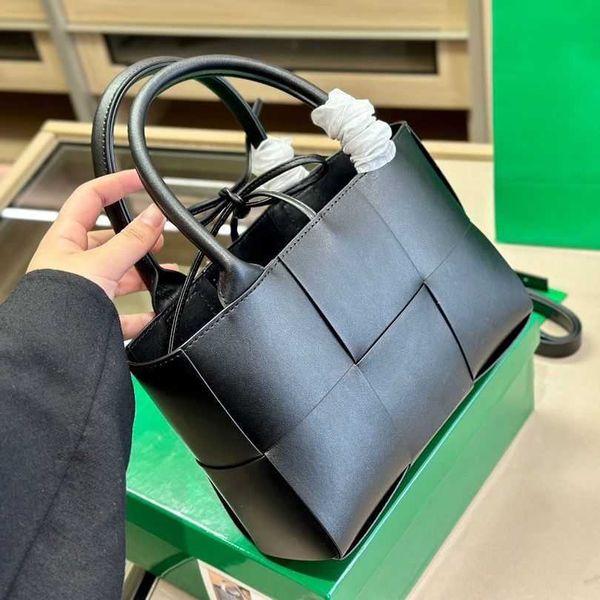b designer bags for ladies women's crossbody high bags totes single girl bag woven bot tote 2023 shoulder vent handheld arco cassettes
b designer bags for ladies women's crossbody high bags totes single girl bag woven bot tote 2023 shoulder vent handheld arco cassettes