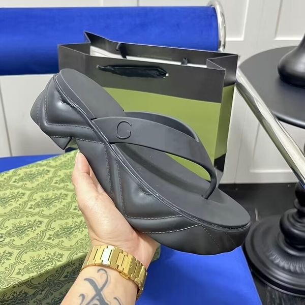 summer luxury women's sandals shoes embossed interlocking rubber sole slide flats platform slippers brand designer letter lady comfrot, Black
summer luxury women's sandals shoes embossed interlocking rubber sole slide flats platform slippers brand designer letter lady comfrot, Black