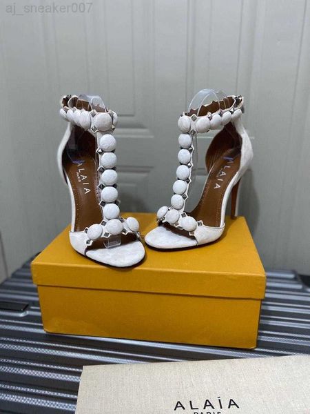 alaia bombe t-strap suede sandals suede leather designer of designers fashion show alaia shoes .5cm 105mm high heels size 35-42 mxdi, Black
alaia bombe t-strap suede sandals suede leather designer of designers fashion show alaia shoes .5cm 105mm high heels size 35-42 mxdi, Black