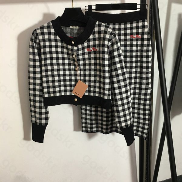 plaid pattern women coat skirt pearl button contrast color cardigan jacket fashion casual plaid knitted skirt blouse set, Gray
plaid pattern women coat skirt pearl button contrast color cardigan jacket fashion casual plaid knitted skirt blouse set, Gray