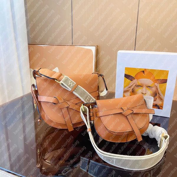 shoulder bags designer saddles bag women's shoulder handbag lowe high-end real cowhide bow clamshell wallet fashion luxury alphabet bro
shoulder bags designer saddles bag women's shoulder handbag lowe high-end real cowhide bow clamshell wallet fashion luxury alphabet bro