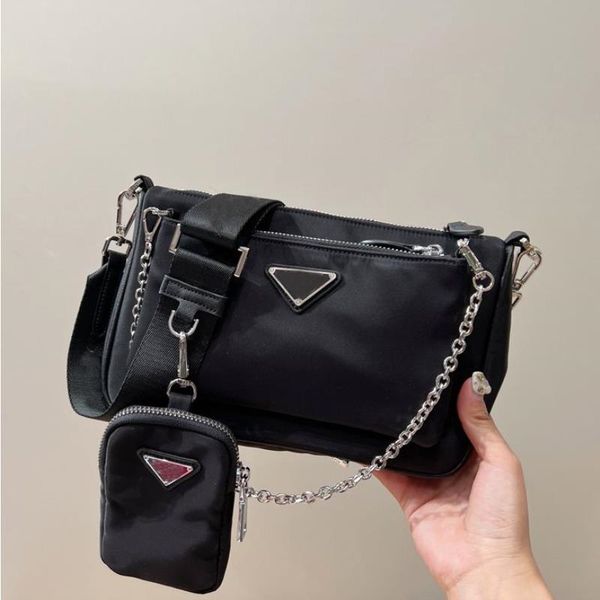 luxury designer bags camera crossbody bag men women shoulder bag large capacity good match nice gift nylon bag, Black;red
luxury designer bags camera crossbody bag men women shoulder bag large capacity good match nice gift nylon bag, Black;red