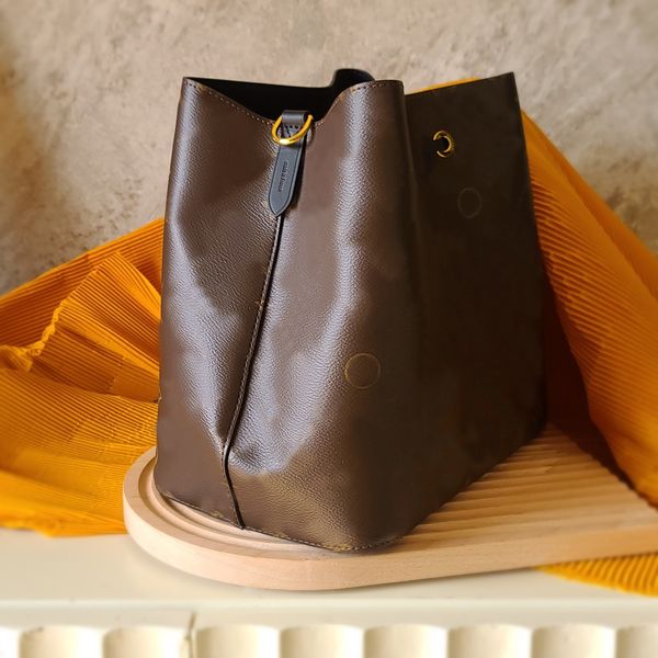 10a designer bucket bags luxurys backpack genuine leather 26cm high imitation shopping handbag with box
10a designer bucket bags luxurys backpack genuine leather 26cm high imitation shopping handbag with box