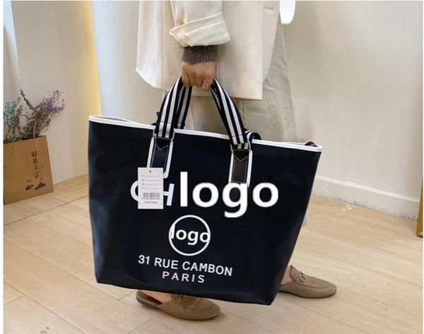 brand messenger bags summer new trendy all-match women messenger bag chain leather fashion shoulder bag wrist bags brown color size54cm
brand messenger bags summer new trendy all-match women messenger bag chain leather fashion shoulder bag wrist bags brown color size54cm
