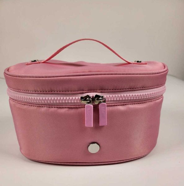 oval access kit water-repellent fabric lulu cosmetic bag fitness training multifunctional storage metal on the designer2023
oval access kit water-repellent fabric lulu cosmetic bag fitness training multifunctional storage metal on the designer2023