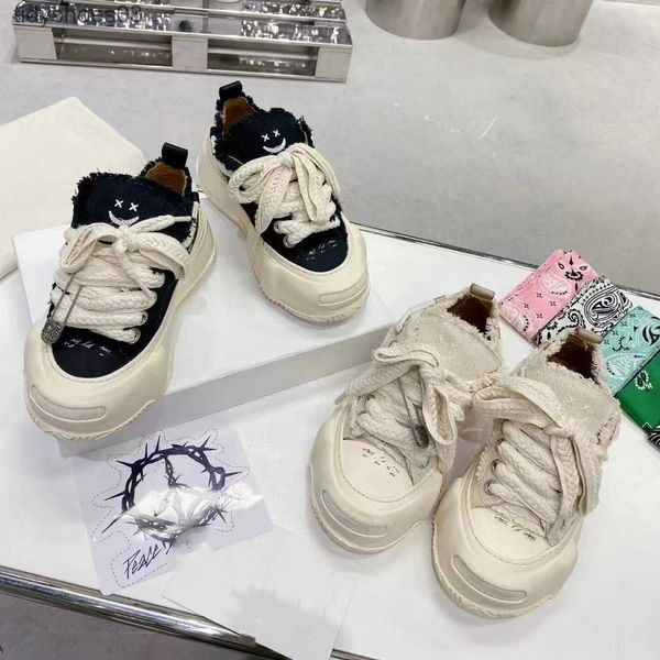 xvessel same big head shoes smiling face beggar shoes matsuda thick sole couple canvas shoes 2023 new thick sole board shoes, Black
xvessel same big head shoes smiling face beggar shoes matsuda thick sole couple canvas shoes 2023 new thick sole board shoes, Black