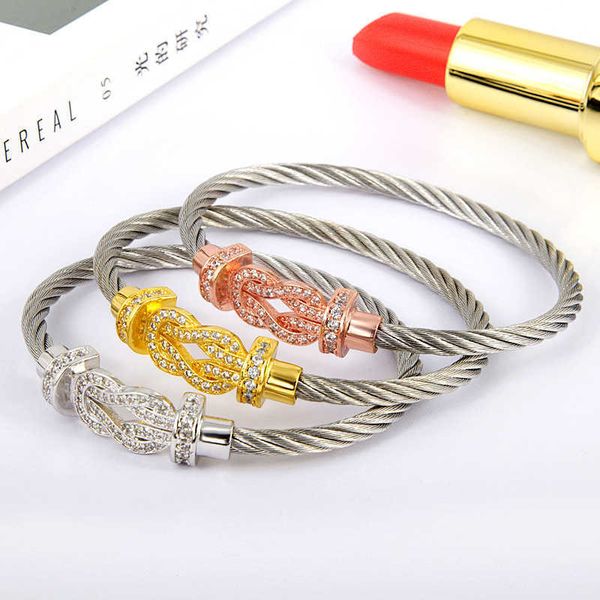 designer bracelet luxury trendy bracelet wire rope magnetic buckle 8-shaped brick inlaid bracelet cross head micro inlaid bracelet batch, Golden;silver
designer bracelet luxury trendy bracelet wire rope magnetic buckle 8-shaped brick inlaid bracelet cross head micro inlaid bracelet batch, Golden;silver