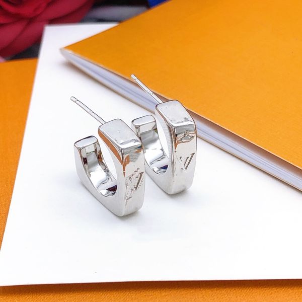 luxury stud women men earring v earrings with vertical lines jewelry formal women 18k gold pendant studs hoop ear rings wedding party, Golden;silver
luxury stud women men earring v earrings with vertical lines jewelry formal women 18k gold pendant studs hoop ear rings wedding party, Golden;silver