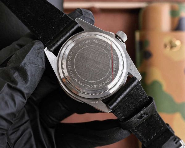 designer men watch mechanical movement writwatches 42mm g047 auto black bay uhr montre tour relojs humbre luxe with box, Slivery;brown
designer men watch mechanical movement writwatches 42mm g047 auto black bay uhr montre tour relojs humbre luxe with box, Slivery;brown