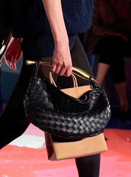 b designer bags for ladies tote bot bag evening bags 2023 sardines vent s sardine design woven handheld handbags totes fashion leisure 29cm
b designer bags for ladies tote bot bag evening bags 2023 sardines vent s sardine design woven handheld handbags totes fashion leisure 29cm