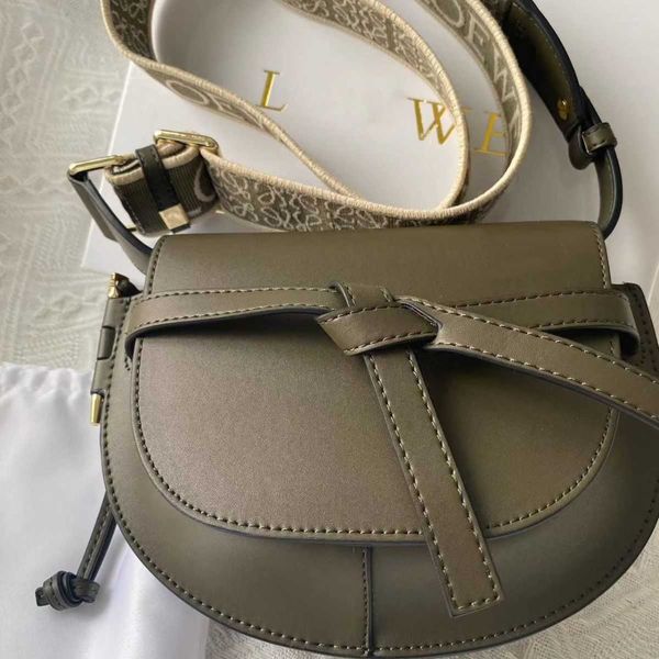 loewiesness gate saddle bag small college student fashion summer new color embroidered shoulder strap crossbody bag
loewiesness gate saddle bag small college student fashion summer new color embroidered shoulder strap crossbody bag