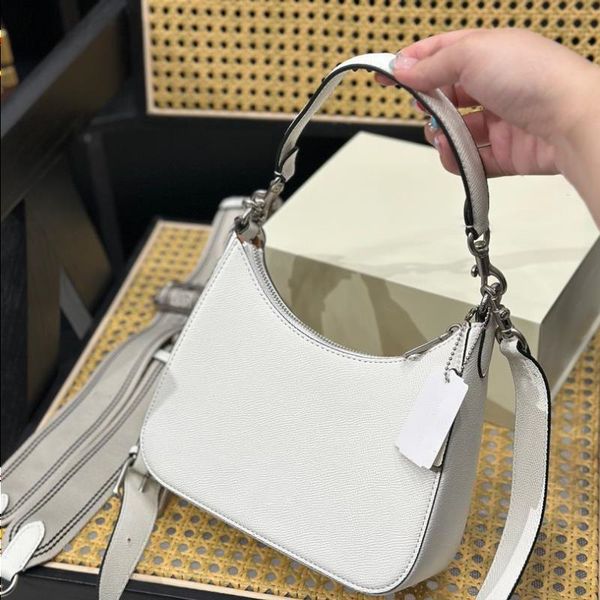designers shoulder bag luxury women leather handbag wallet crossbody bag ladies small bags simple fashion purse good match nice gift
designers shoulder bag luxury women leather handbag wallet crossbody bag ladies small bags simple fashion purse good match nice gift