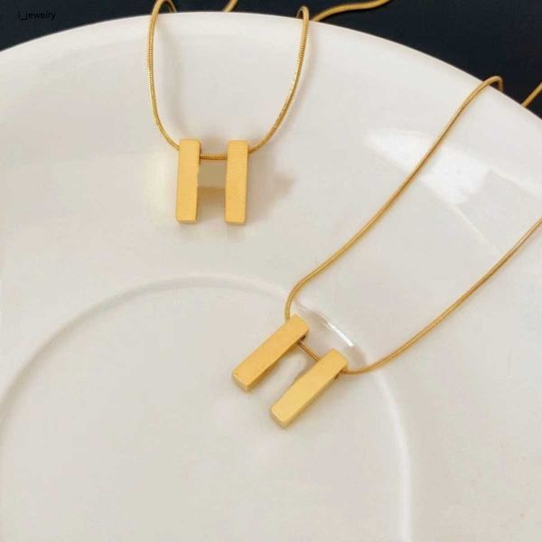 designer classic luxury h pendant necklaces ladies letter necklace luxury design jewelry colorfast hypoallergenic, Silver
designer classic luxury h pendant necklaces ladies letter necklace luxury design jewelry colorfast hypoallergenic, Silver
