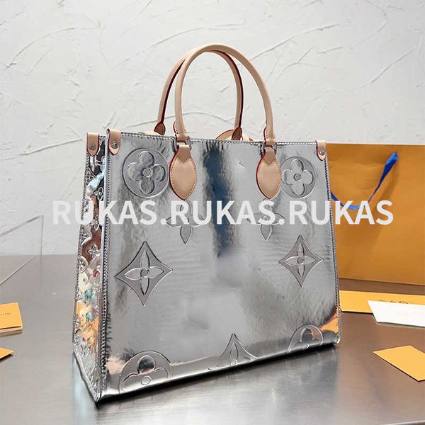 luxury leather tote bag leisure handbag women's large capacity bag 2023 new fashion hand bill of lading shoulder bag high-grade texture
luxury leather tote bag leisure handbag women's large capacity bag 2023 new fashion hand bill of lading shoulder bag high-grade texture