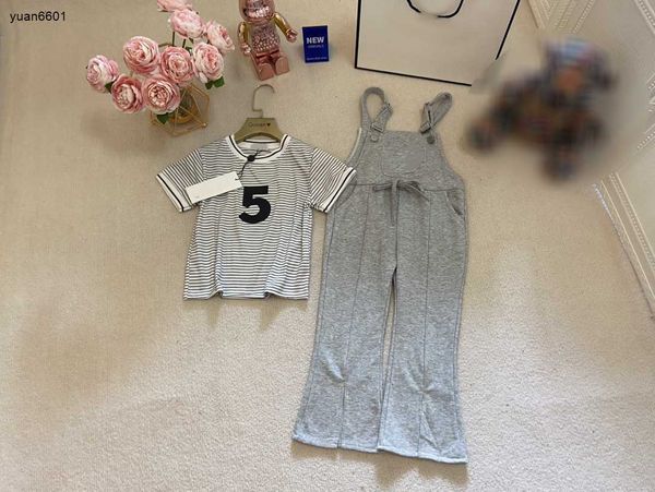 luxury designer baby clothes kids tracksuits girl dress size 100-150 cm 2pcs digital striped t-shirt and flare strap pants luxurious june23, White
luxury designer baby clothes kids tracksuits girl dress size 100-150 cm 2pcs digital striped t-shirt and flare strap pants luxurious june23, White