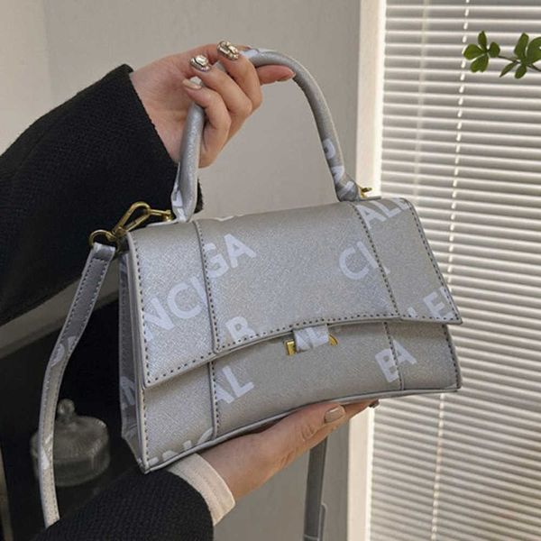 luxury classic hourglass women's bag female mini handbags brand designer totes evening bags women man small square pack ladies handbag
luxury classic hourglass women's bag female mini handbags brand designer totes evening bags women man small square pack ladies handbag