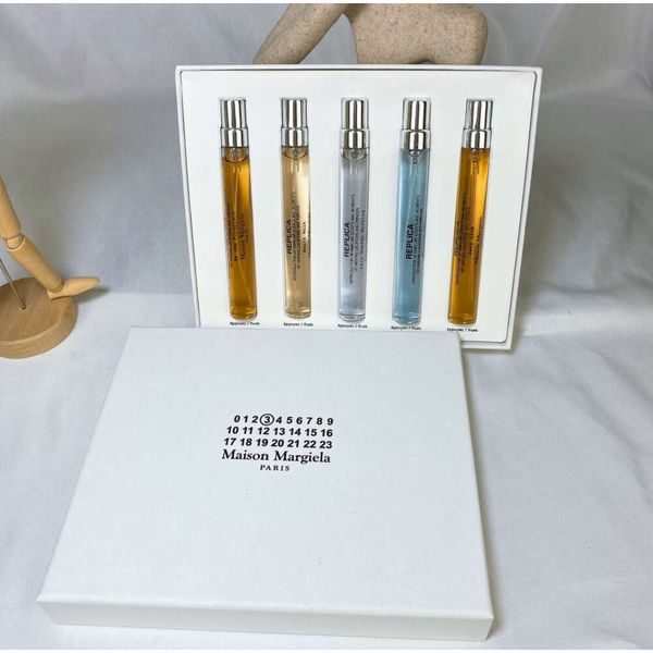 latest new spray spray men women perfume set tree 10ml 7.5ml fragrances eau de parfum long lasting time good smell cologne 65761
latest new spray spray men women perfume set tree 10ml 7.5ml fragrances eau de parfum long lasting time good smell cologne 65761