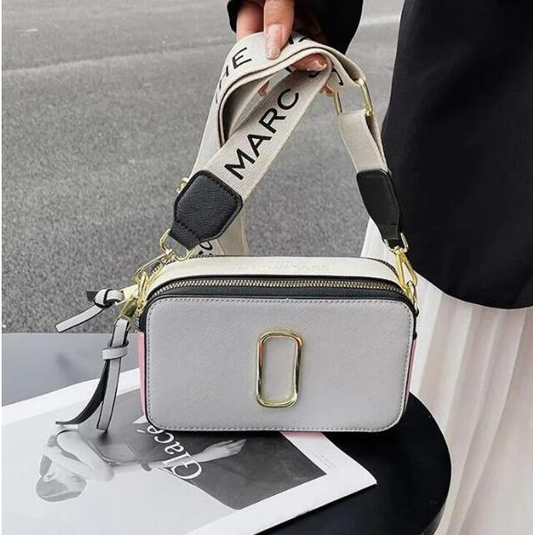 luxurys designers bags women handbag crossbody bag shoulder lady wallet simple versatile metal letter leather solid leather postman handbags
luxurys designers bags women handbag crossbody bag shoulder lady wallet simple versatile metal letter leather solid leather postman handbags