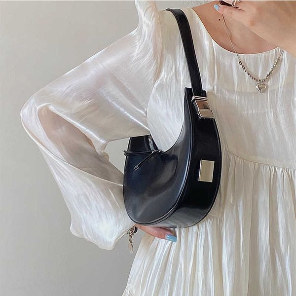 shopping bags for women dark metal handbags simple and stylish shoulder crescent versatile portable underarm bag
shopping bags for women dark metal handbags simple and stylish shoulder crescent versatile portable underarm bag