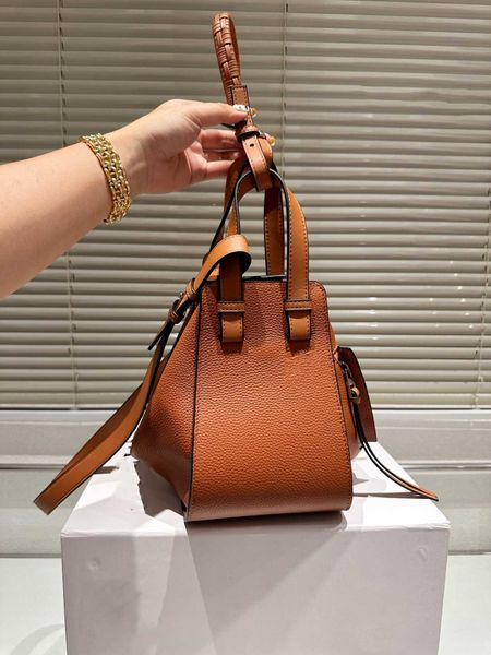 2023 brand straw bag designer shoulder handbag fashion new basket handwoven women's shopping bag
2023 brand straw bag designer shoulder handbag fashion new basket handwoven women's shopping bag