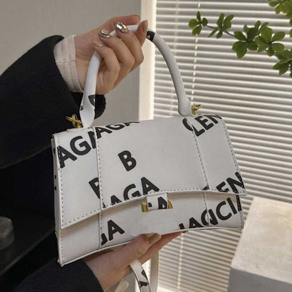 hourglass women's luxury classic bag female mini handbags brand designer totes evening bags women man small square pack ladies handbag
hourglass women's luxury classic bag female mini handbags brand designer totes evening bags women man small square pack ladies handbag