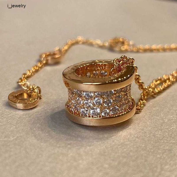 high version silver pendant necklaces designer jewelry for women fashion design jewelry new arrival
high version silver pendant necklaces designer jewelry for women fashion design jewelry new arrival