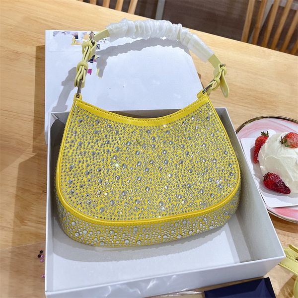 2023 luxury shoulder bags women shiny diamond handbags triangle glittering diamonds handbag totes bag hobos beading baguettes bling beads pu
2023 luxury shoulder bags women shiny diamond handbags triangle glittering diamonds handbag totes bag hobos beading baguettes bling beads pu