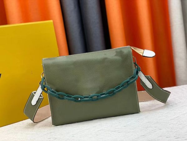 the new design luxury women's multi-color patchwork shoulder bag is full of personality and elegance m47542
the new design luxury women's multi-color patchwork shoulder bag is full of personality and elegance m47542