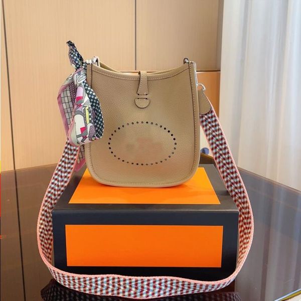 designer bag women cross body bags portable mini ladies handbags fashion leather classic purse shoudler bag nice
designer bag women cross body bags portable mini ladies handbags fashion leather classic purse shoudler bag nice