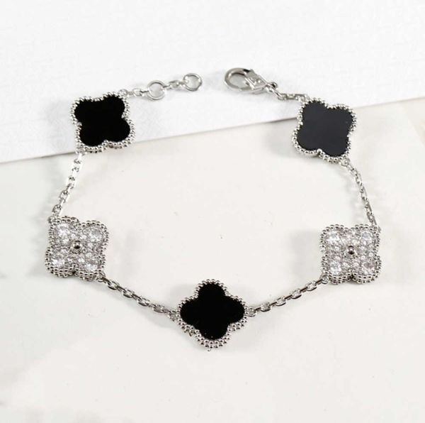 luxurys link designer bracelet women lucky charm love trendy fashion shiny and eye-catching fine jewelry elegant temperament level very nice, Golden;silver
luxurys link designer bracelet women lucky charm love trendy fashion shiny and eye-catching fine jewelry elegant temperament level very nice, Golden;silver