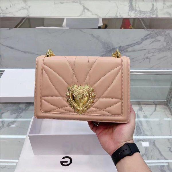 luxury designers bag small square package leather shoulder bag womem tote wallet simple fashion very good gift with box
luxury designers bag small square package leather shoulder bag womem tote wallet simple fashion very good gift with box