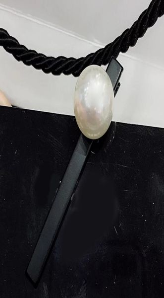 6x05cm cute frosted confectionery color c style press clamp one word clips side clip hairpin for ladies favorite headdress jewelr6866377, Golden;silver
6x05cm cute frosted confectionery color c style press clamp one word clips side clip hairpin for ladies favorite headdress jewelr6866377, Golden;silver