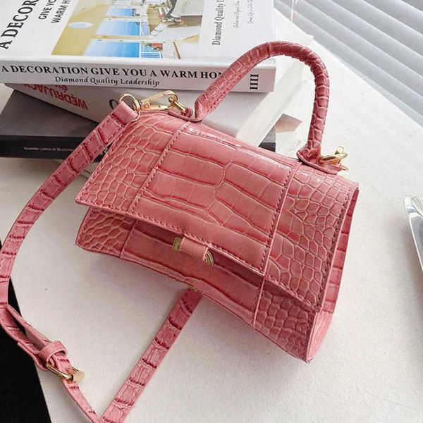 hourglass classic luxury women's bag female mini handbags brand designer totes evening bags women man casual backpack small square pack
hourglass classic luxury women's bag female mini handbags brand designer totes evening bags women man casual backpack small square pack