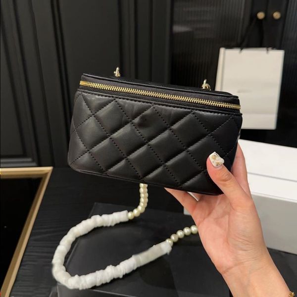 luxury designer bags women cosmetic bags & cases large capacity handbags pearl chain fashion cross body bag nice gift
luxury designer bags women cosmetic bags & cases large capacity handbags pearl chain fashion cross body bag nice gift