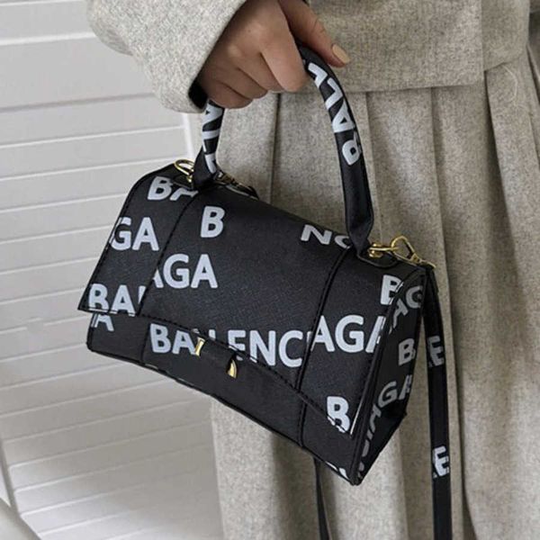 luxury women's classic hourglass bag female mini handbags letter b brand designer totes evening bags women man small square pack ladies
luxury women's classic hourglass bag female mini handbags letter b brand designer totes evening bags women man small square pack ladies