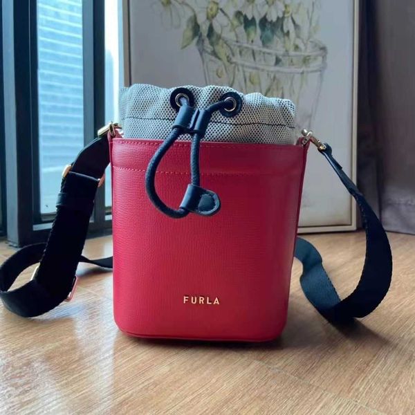 furlas designer cowhide bucket bag fashion cowhide one shoulder crossbody handbag designersbag
furlas designer cowhide bucket bag fashion cowhide one shoulder crossbody handbag designersbag