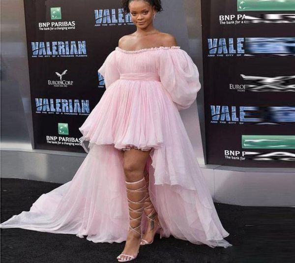 2020 evening party gowns modern pink high low prom dresses off the shoulder poet sleeve tulle hi low red carpet celebrity dress2342420, Black;red
2020 evening party gowns modern pink high low prom dresses off the shoulder poet sleeve tulle hi low red carpet celebrity dress2342420, Black;red