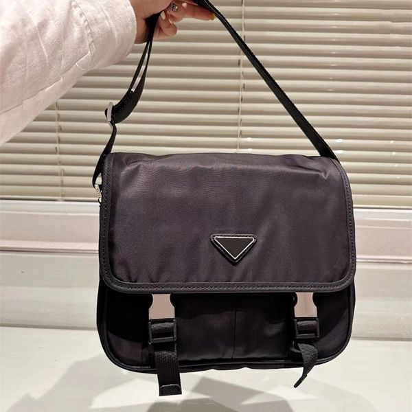 2023 mens black nylon briefcases designer bag briefcase crossbody bag small size fashion flap triangle sequin 5a quality
2023 mens black nylon briefcases designer bag briefcase crossbody bag small size fashion flap triangle sequin 5a quality