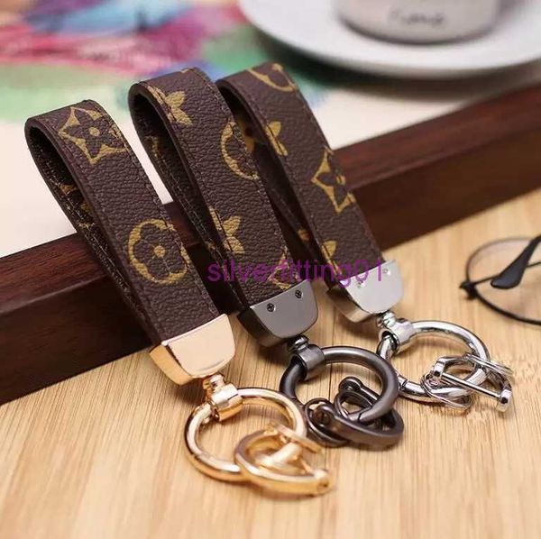 2023 pu leather keychain designer key chain buckle lovers car handmade keychains pendant accessories, Silver 
2023 pu leather keychain designer key chain buckle lovers car handmade keychains pendant accessories, Silver