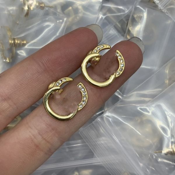 earrings women designer double letter stud ggity luxury geometric crystal heart-shaped couple earrings for lady party wedding kg6, Golden;silver
earrings women designer double letter stud ggity luxury geometric crystal heart-shaped couple earrings for lady party wedding kg6, Golden;silver
