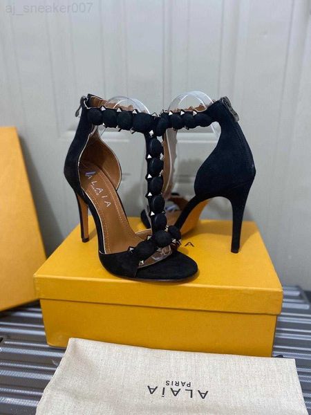 alaia bombe t-strap suede sandals suede leather designer of designers fashion show alaia shoes .5cm 105mm high heels size 35-42 ug8b, Black
alaia bombe t-strap suede sandals suede leather designer of designers fashion show alaia shoes .5cm 105mm high heels size 35-42 ug8b, Black
