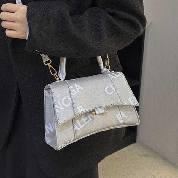 luxury fashion women's hourglass bag female mini handbags letter b brand designer totes evening bags women man small square pack ladies
luxury fashion women's hourglass bag female mini handbags letter b brand designer totes evening bags women man small square pack ladies