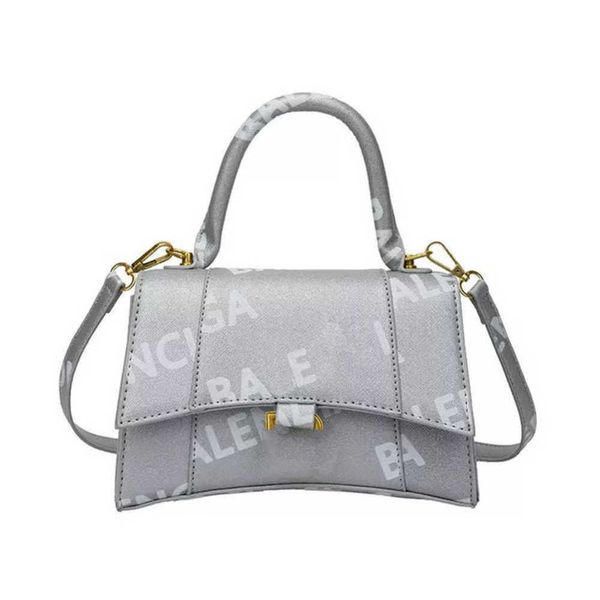classic women's hourglass luxury bag female mini handbags brand designer totes evening bags women man casual backpack small square pack
classic women's hourglass luxury bag female mini handbags brand designer totes evening bags women man casual backpack small square pack