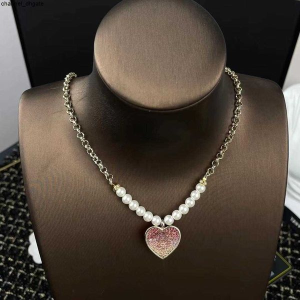 4795 Channel Necklace Same Heart shaped Love Gradient Color Fashion Temperament Chain Pearl Necklace
4795 Channel Necklace Same Heart shaped Love Gradient Color Fashion Temperament Chain Pearl Necklace