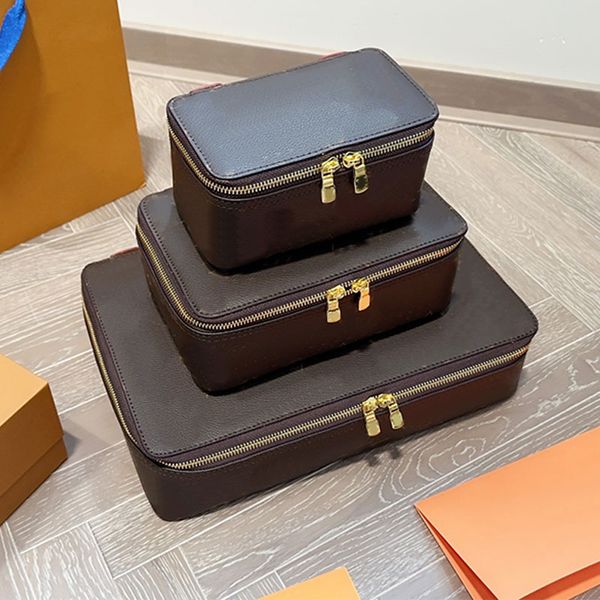 cosmetic bags jewelry case old flower storage box wash toiletry bag classic letter trunk women handbag zipper pocket travel portable pouch t
cosmetic bags jewelry case old flower storage box wash toiletry bag classic letter trunk women handbag zipper pocket travel portable pouch t